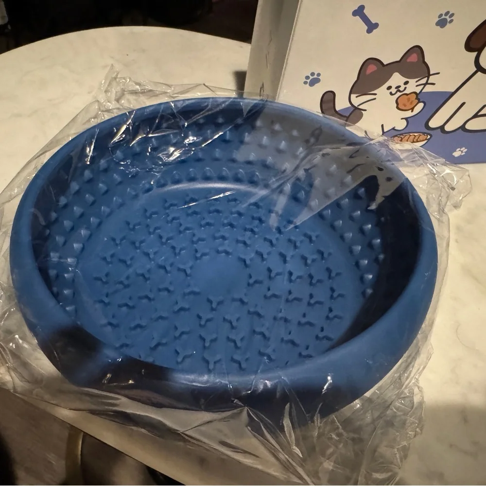 Slow-feeder silicone dog bowl